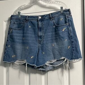AMERICAN EAGLE Embroidered MOM denim jean Shorts Blue NWT high waist